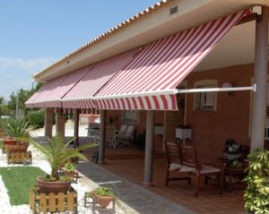 Parasol enrollable con sistema manual