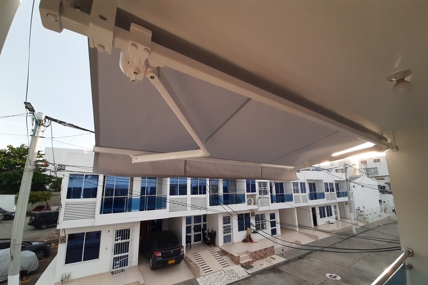 TOLDO-RETRACTIL-4.jpg